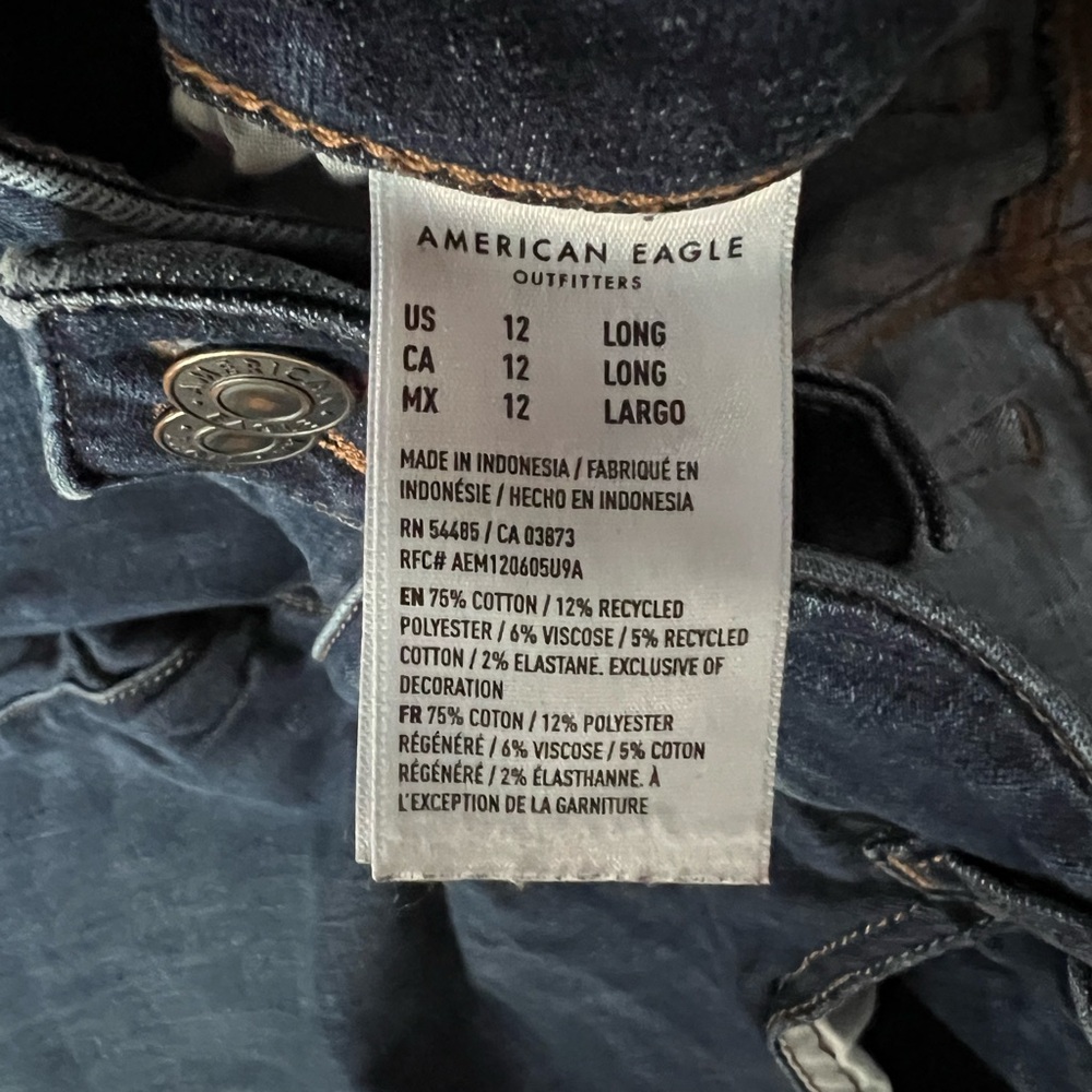AE Kick Boot Jeans Sz12 Long- Like New - Picture 3 of 3